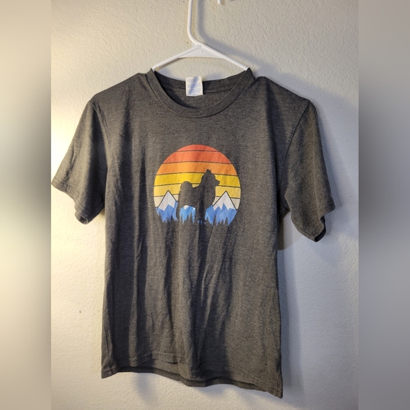 Charcoal Kids' Tee with Sunset Mountain Design - Picture 1 of 4